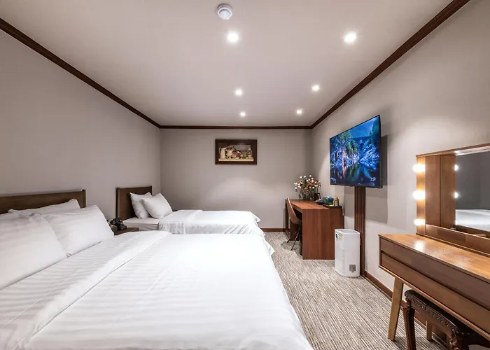 Hotel New Cheonji 3*