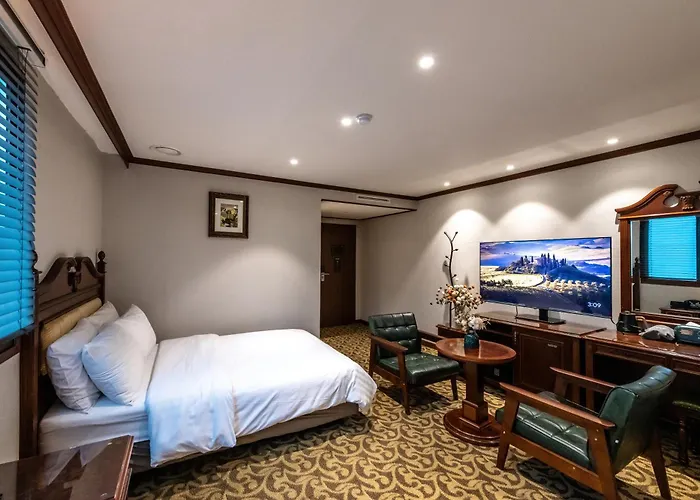 Hotel New Cheonji 3*