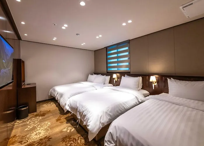 Hotel New Cheonji 3*