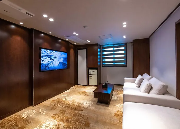 Hotel New Cheonji 3*